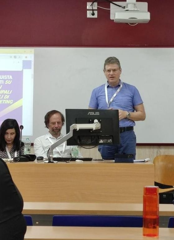 Angelo Manassero con Elliot D. Cohen al World Congress of Philosophy
